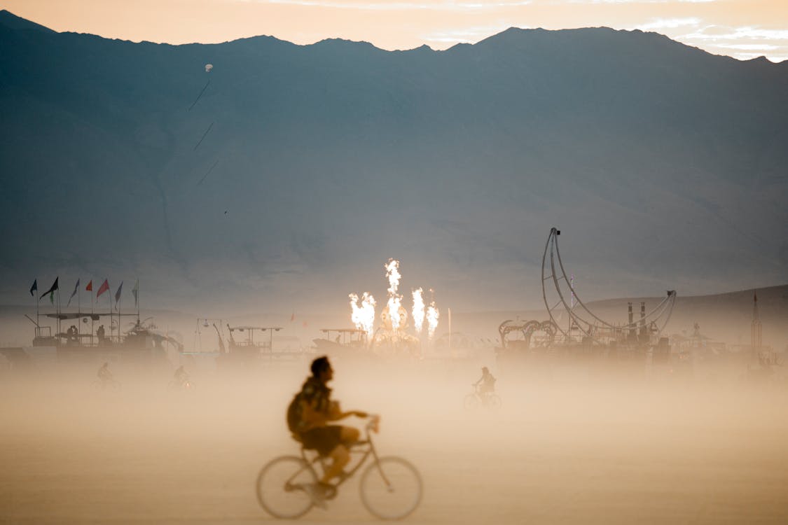 Caught in a Dust Storm? Here’s How to Stay Safe and Prepared